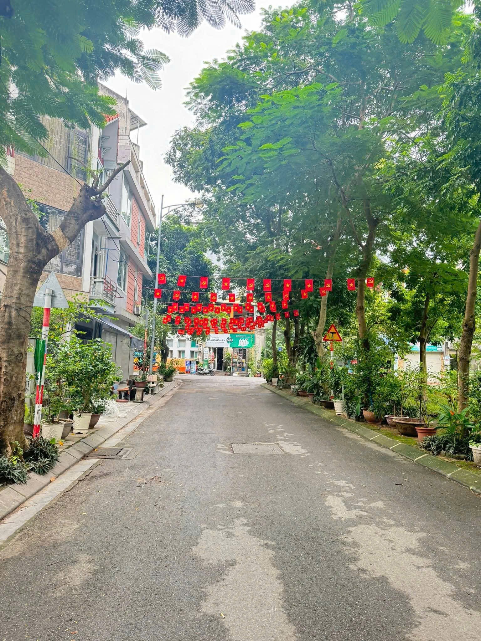 LÔ GÓC - VIEW HỒ - KHU PHÂN LÔ TĐC THANH AM - LONG BIÊN - GẦN CẦU ĐUỐNG 4