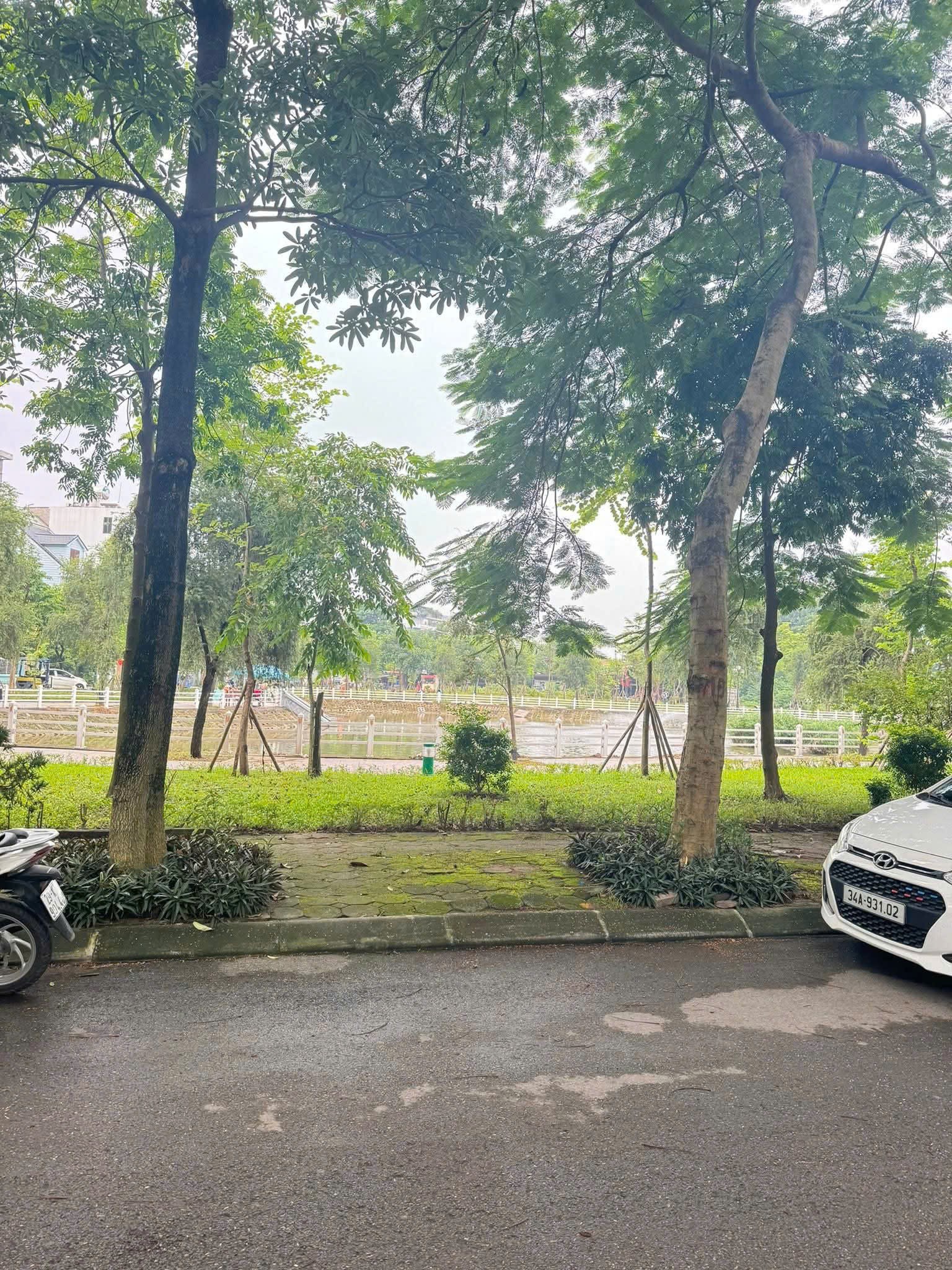 LÔ GÓC - VIEW HỒ - KHU PHÂN LÔ TĐC THANH AM - LONG BIÊN - GẦN CẦU ĐUỐNG 5