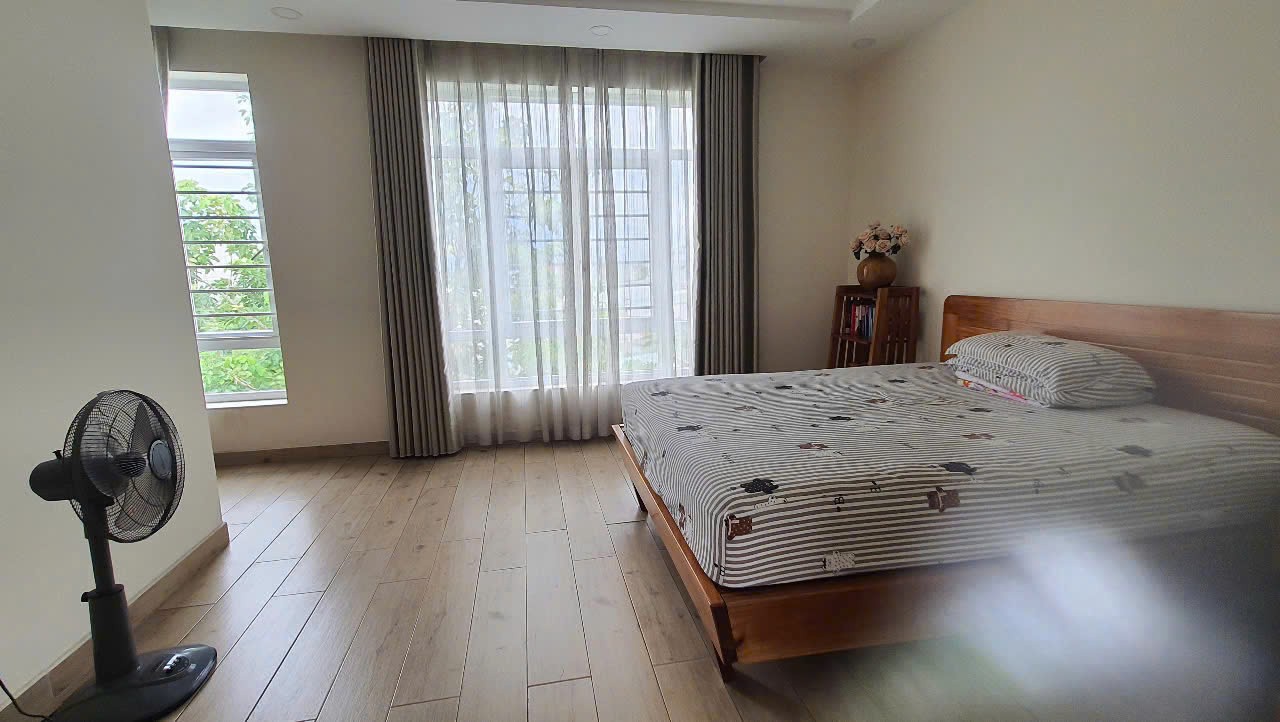 Cần bán Nhà mặt tiền Phường Phú Hữu, Quận 9, Diện tích 102m², Giá 10.5 Tỷ 7