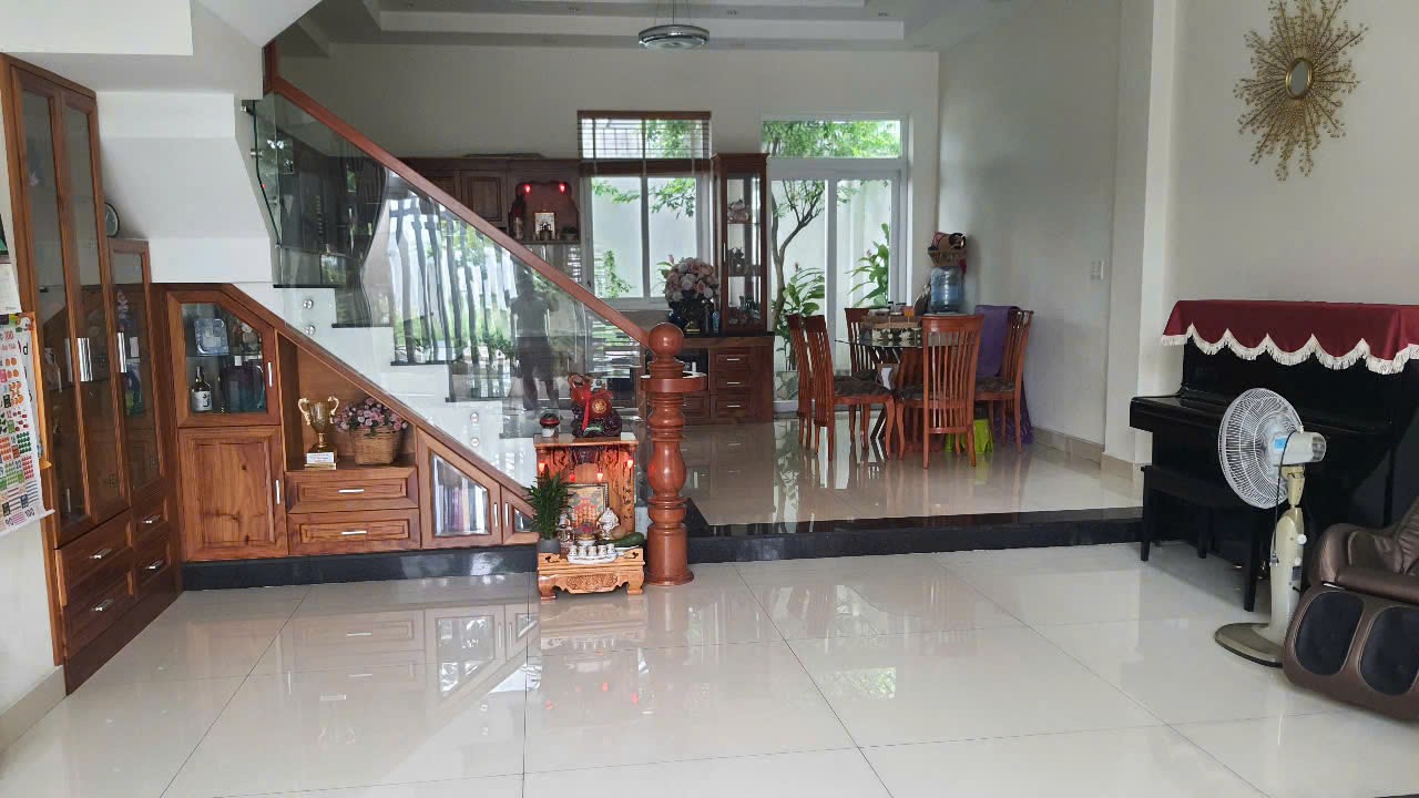Cần bán Nhà mặt tiền Phường Phú Hữu, Quận 9, Diện tích 102m², Giá 10.5 Tỷ 8
