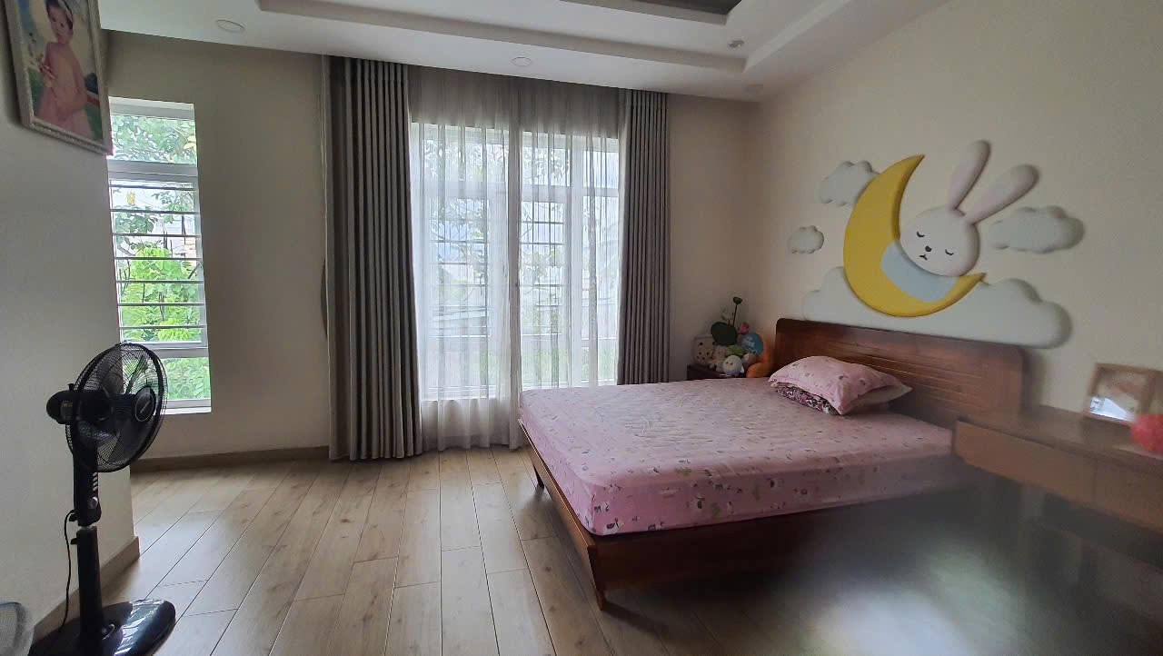 Cần bán Nhà mặt tiền Phường Phú Hữu, Quận 9, Diện tích 102m², Giá 10.5 Tỷ 9