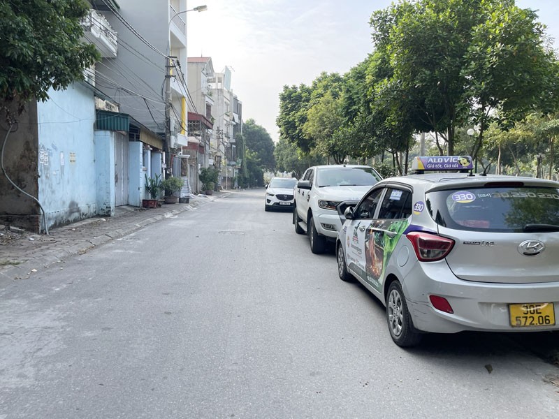 Cần bán 75,4m2 đất tổ 8 Thạch Bàn, Phường Long Biên. View công viên, gần chợ, trường học