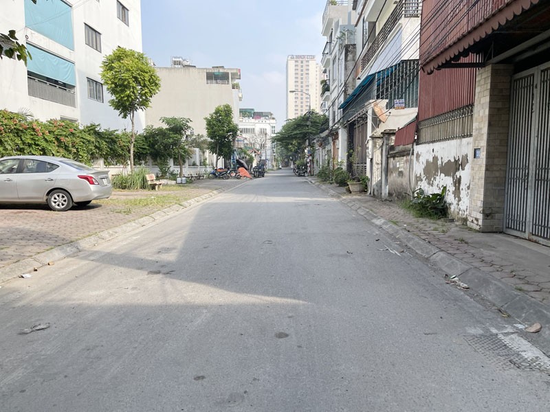 Cần bán 75,4m2 đất tổ 8 Thạch Bàn, Phường Long Biên. View công viên, gần chợ, trường học 3