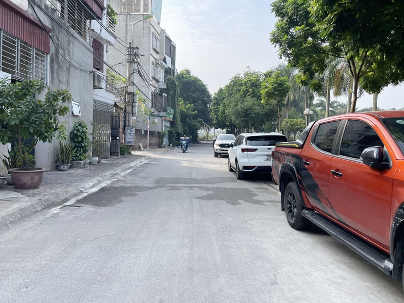 Cần bán 75,4m2 đất tổ 8 Thạch Bàn, Phường Long Biên. View công viên, gần chợ, trường học 4
