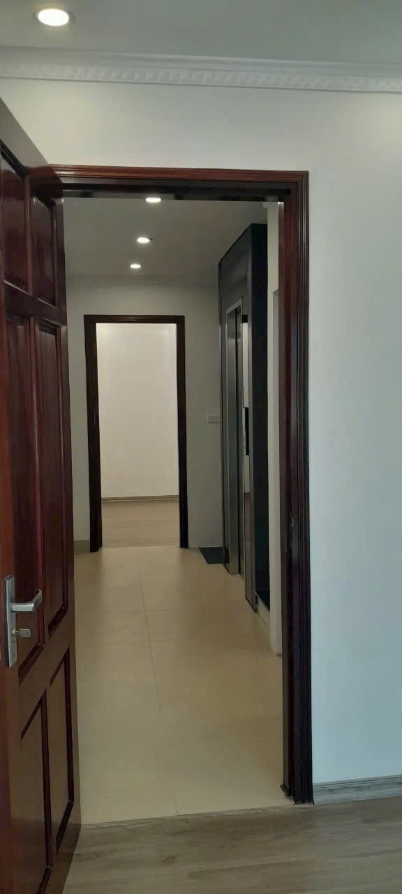 Bán nhà 5 Tầng DT 46M2, MT 4.9M, Gía 11 Tỷ NGÕ THÔNG - KINH DOANH - OTO QUA NHÀ 2