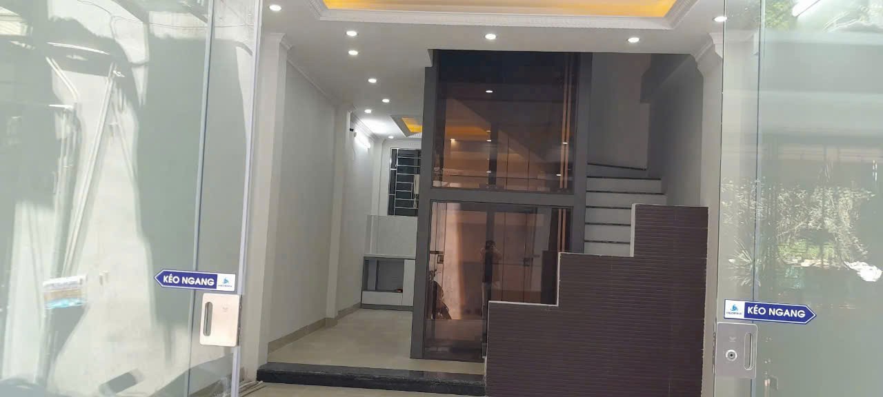 Bán nhà 5 Tầng DT 46M2, MT 4.9M, Gía 11 Tỷ NGÕ THÔNG - KINH DOANH - OTO QUA NHÀ 4