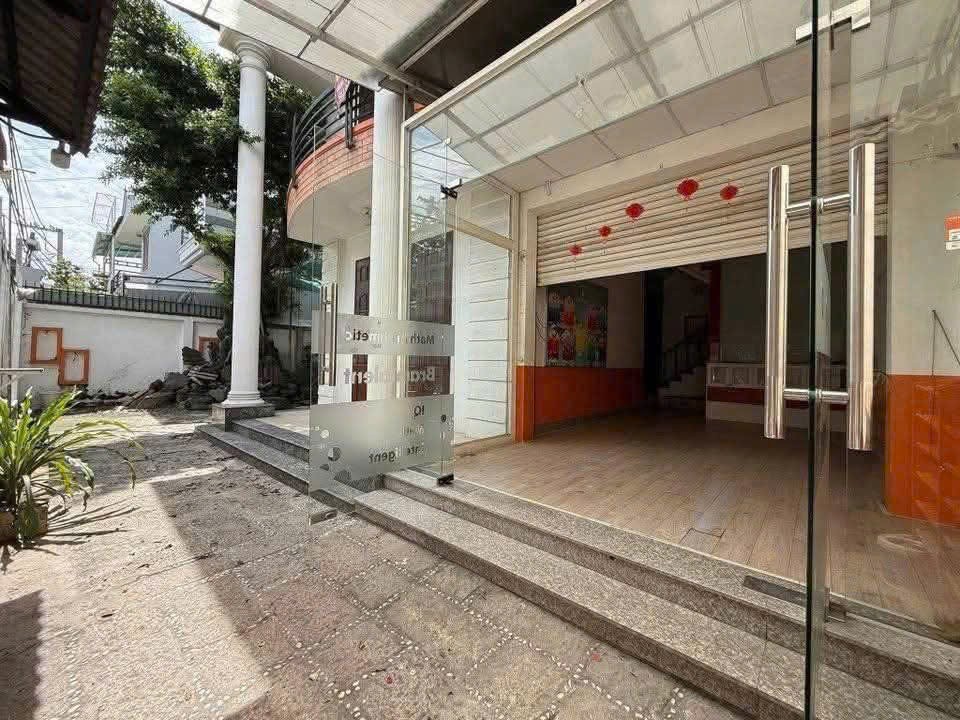 Cho thuê Biệt thự Phường Tăng Nhơn Phú B, Quận 9, Diện tích 195m², Giá 24 Triệu/tháng