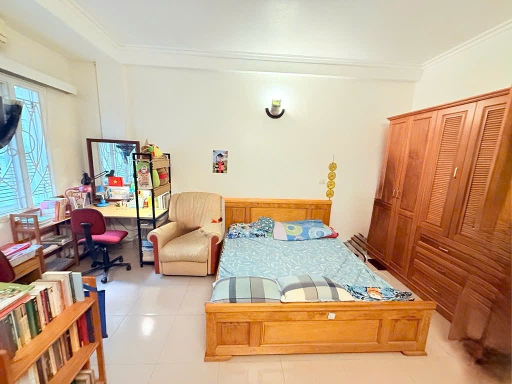 Bán nhà phố Lê Trực, Điện Biên Phủ, trung tâm Ba Đình DT 54m2, 5 tầng khu phân lô dân trí, KD văn 2