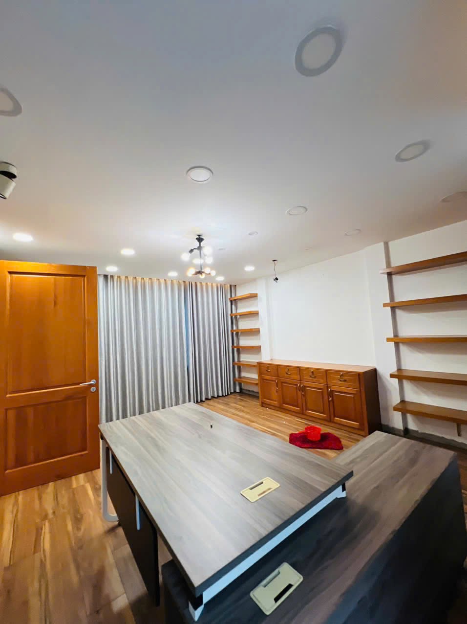 Cho thuê Nhà mặt tiền Phường Phú Hữu, Quận 9, Diện tích 300m², Giá 25 Triệu/tháng 12