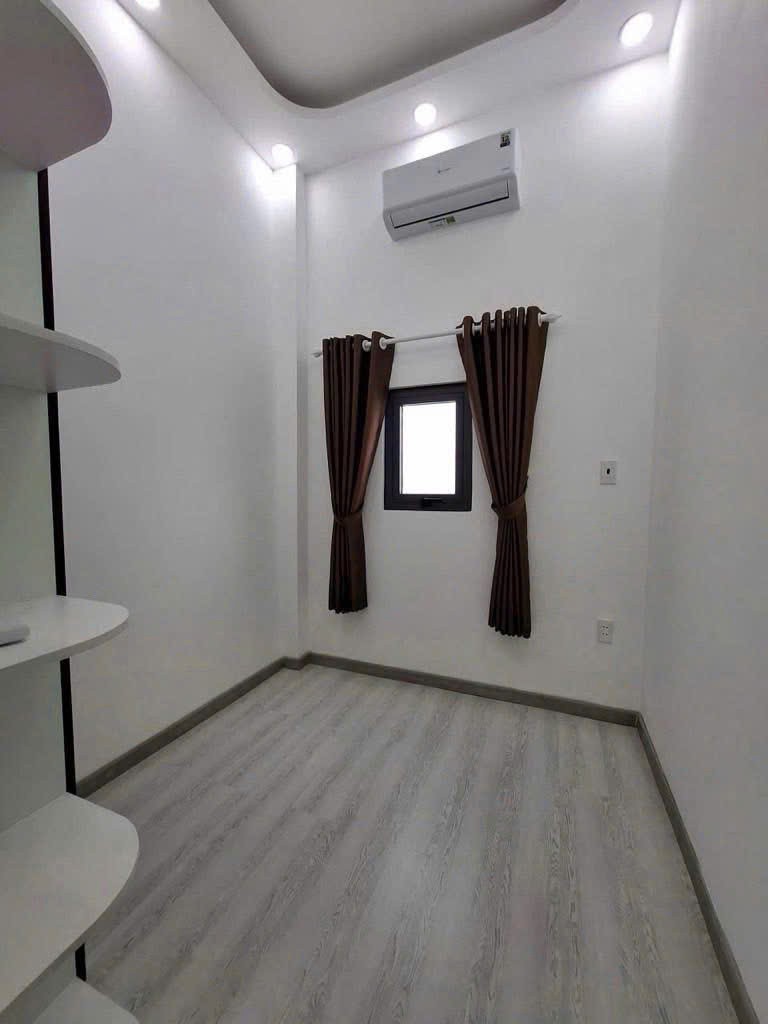 Bán Gấp Nhà Hẻm Huỳnh Tấn Phát Q7, 32m2, 2 Tầng, Giá Hời Chỉ 2.9 Tỷ, Sổ Hồng 4