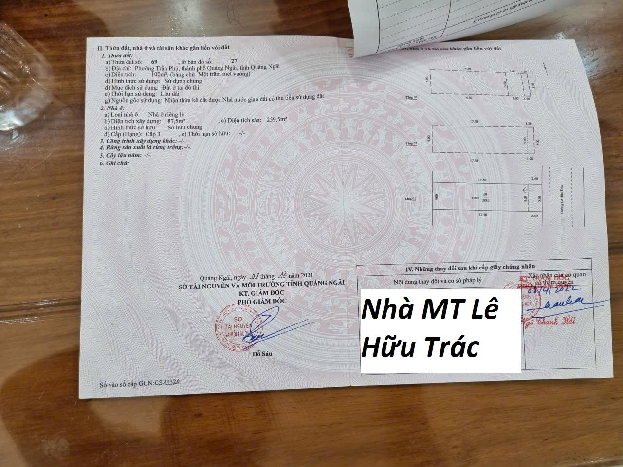 Bán nhà mặt phố Lê Hữu Trác, Trần Phú, Quảng Ngãi. DT 100m2, 3 tầng, 3PN, Đông, sổ đỏ. Giá 4.2 tỷ.