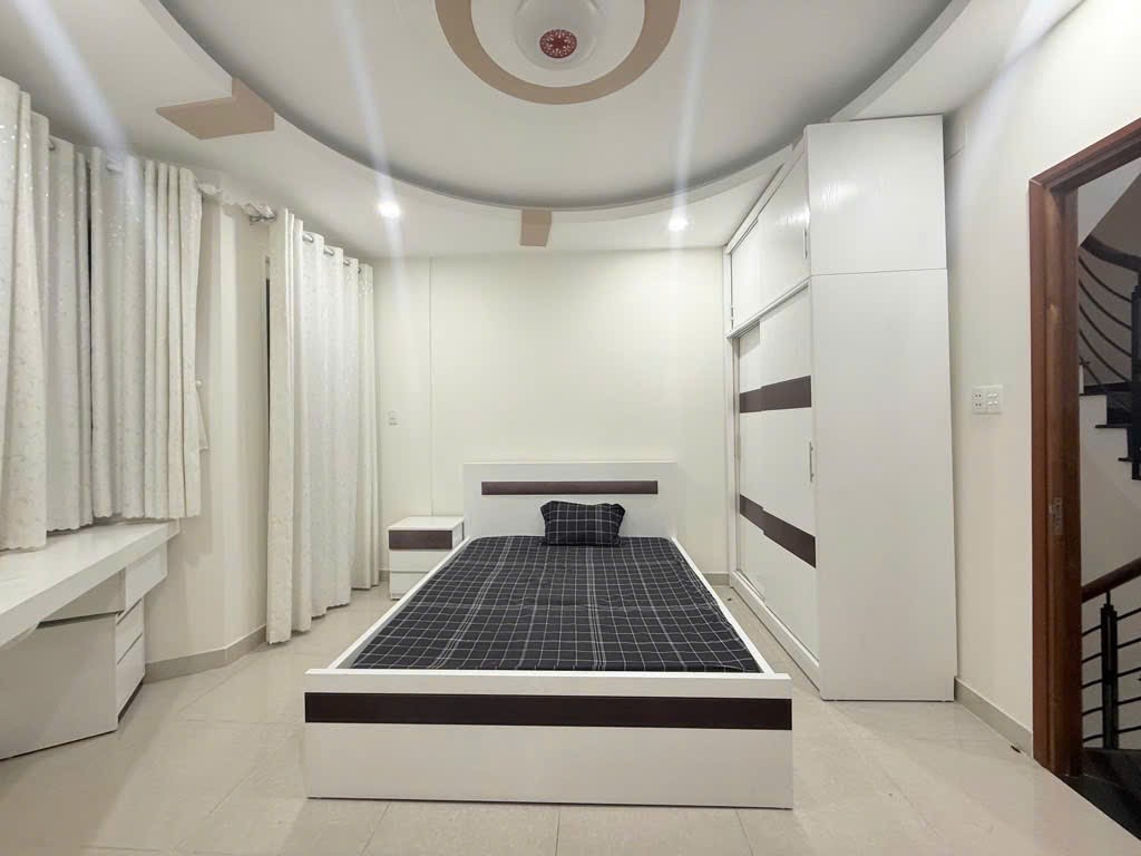 KHU VIP NHỈNH 7 TỶ - NHÀ 5 TẦNG 4PN4WC ĐƯỜNG ĐOÀN THỊ ĐIỂM PHÚ NHUẬN 2