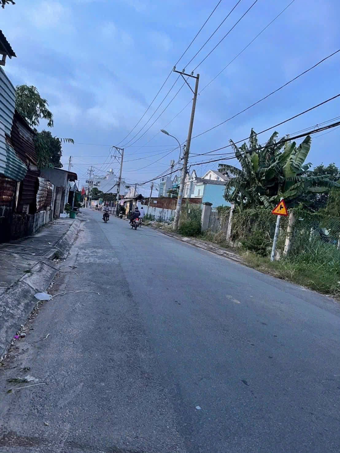 BÁN GẤP ĐẤT (8.68X25.5) 2MT GIÁ TỐT ĐÔNG THẠNH, HÓC MÔN 2