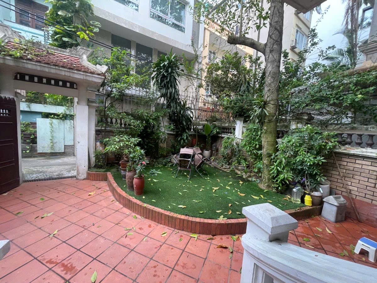 Cần bán Nhà mặt tiền đường Từ Hoa, Phường Quảng An, Diện tích 177m², Giá 68 Tỷ 7