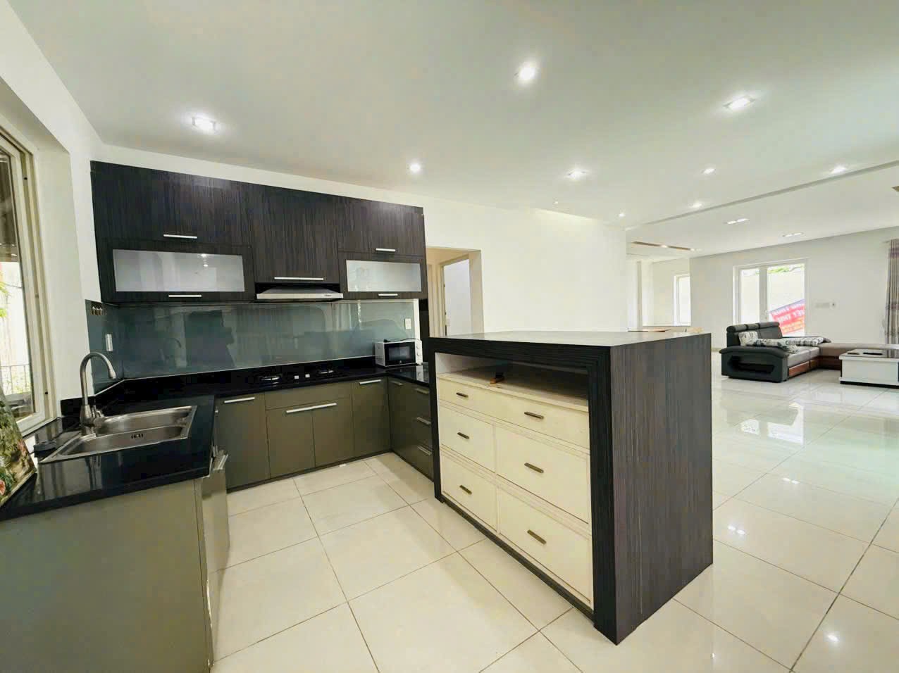 Cho thuê Biệt thự Thuận An, Bình Dương, Diện tích 450m², Giá 30 Triệu/tháng 2