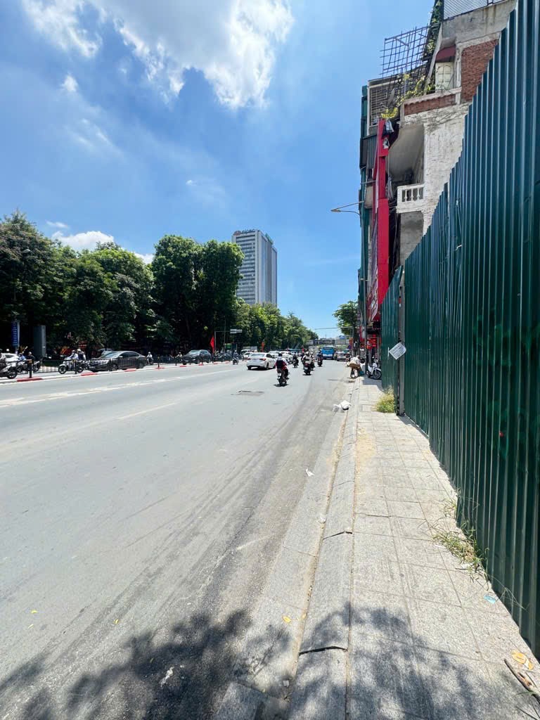 MẶT PHỐ TÂY SƠN - ĐẤT VÀNG 631m2 - MẶT TIỀN 18m - ĐỐI DIỆN ĐẠI HỌC THỦY LỢI - 360 TỶ 3