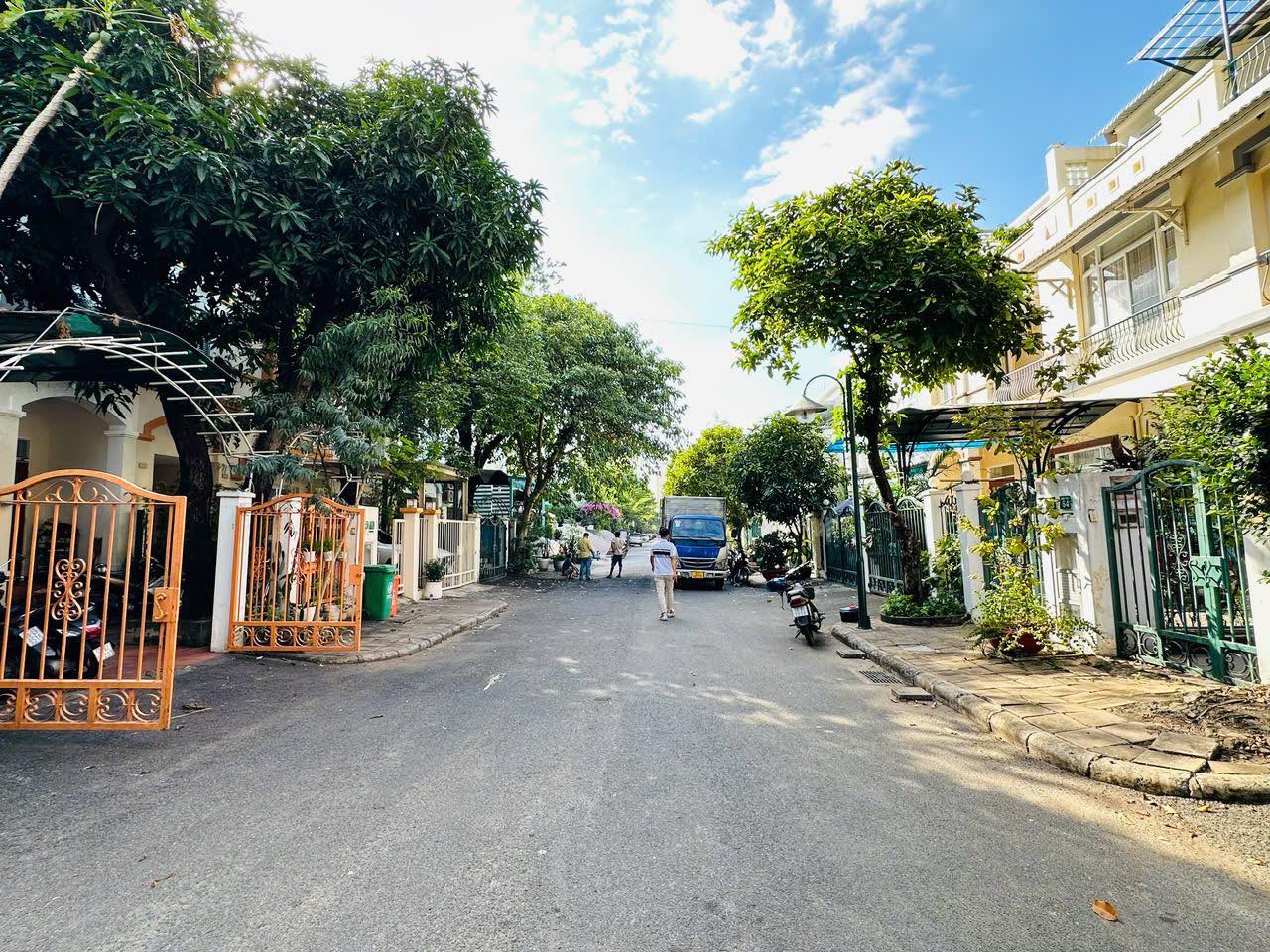Cho thuê Biệt thự Quận 7, Hồ Chí Minh, Diện tích 162m², Giá Thương lượng 5