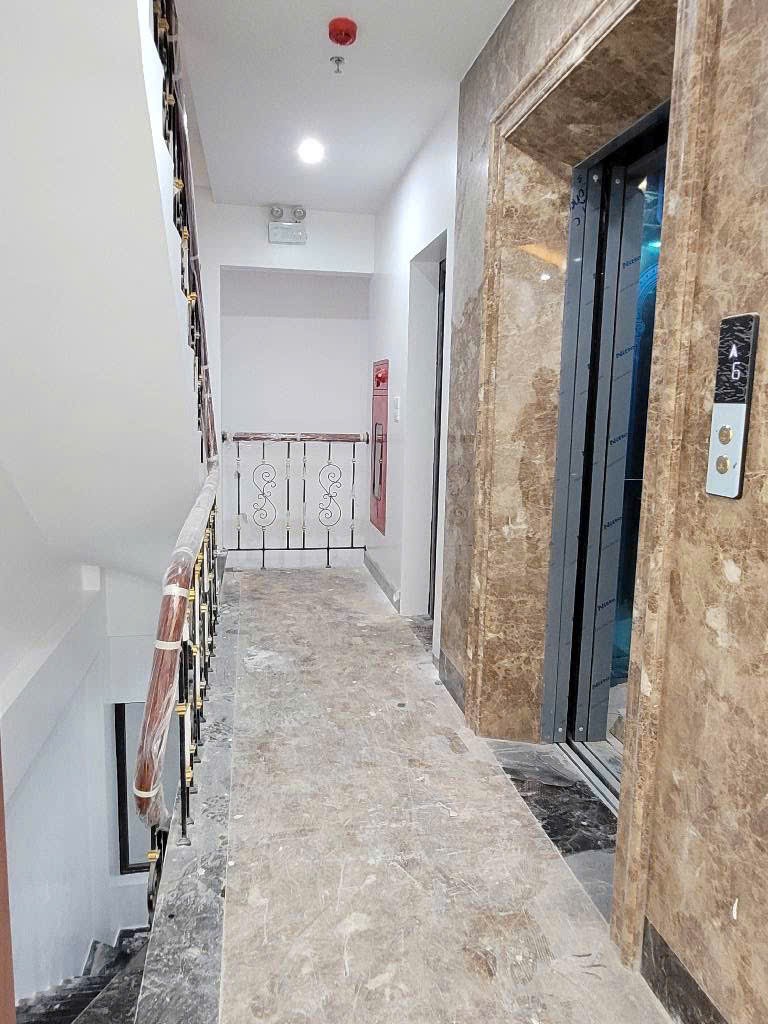 MẶT PHỐ NGUYỄN CHÁNH - TÒA VĂN PHÒNG 8 TẦNG + 1 HẦM - THANG MÁY - PHÁP LÝ ĐẦY ĐỦ - 53 TỶ 5