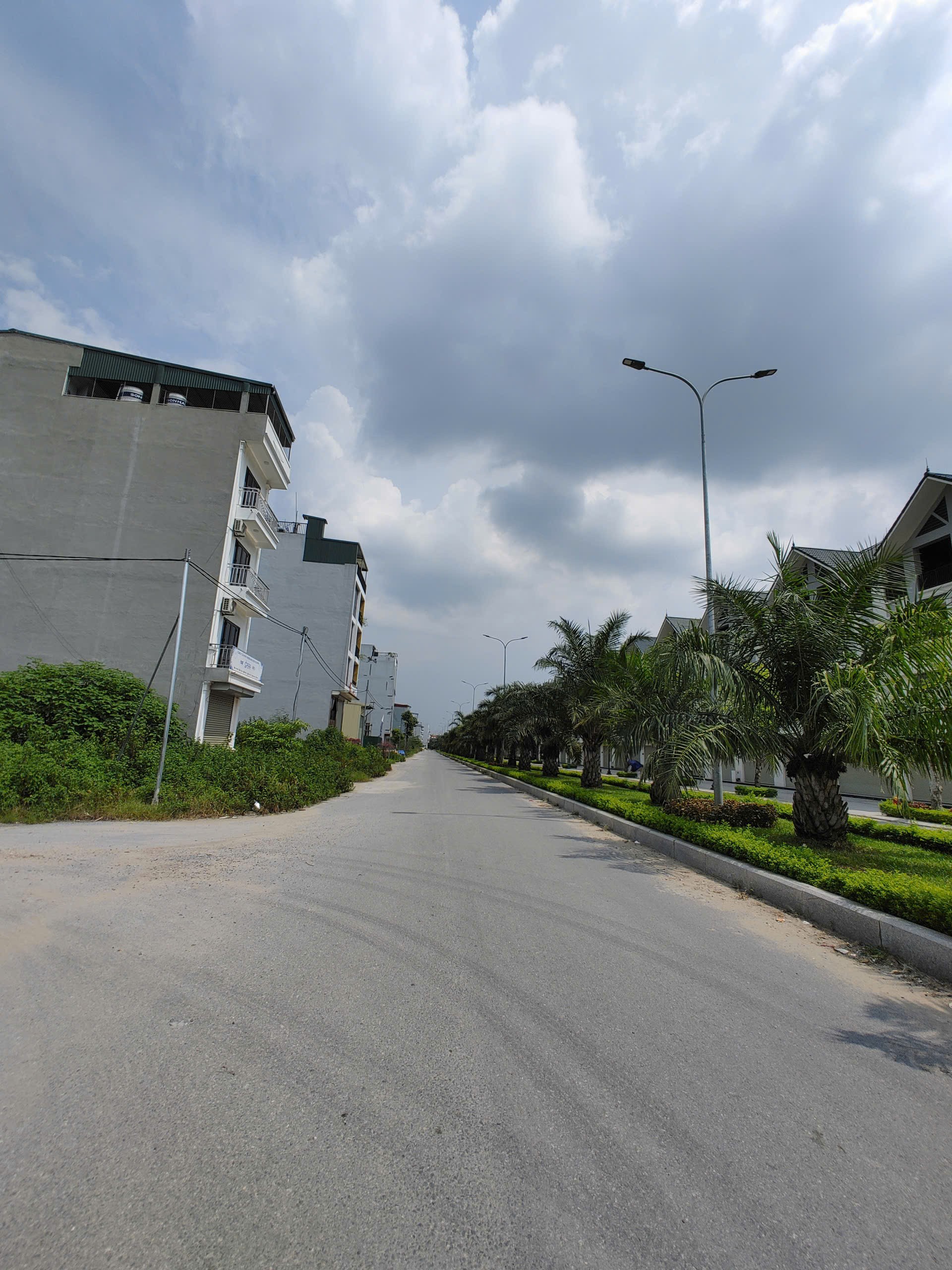 Bán 90m2 lô góc đất dịch vụ Lai Xá – Kim Chung hướng Đông Nam(0915458886)