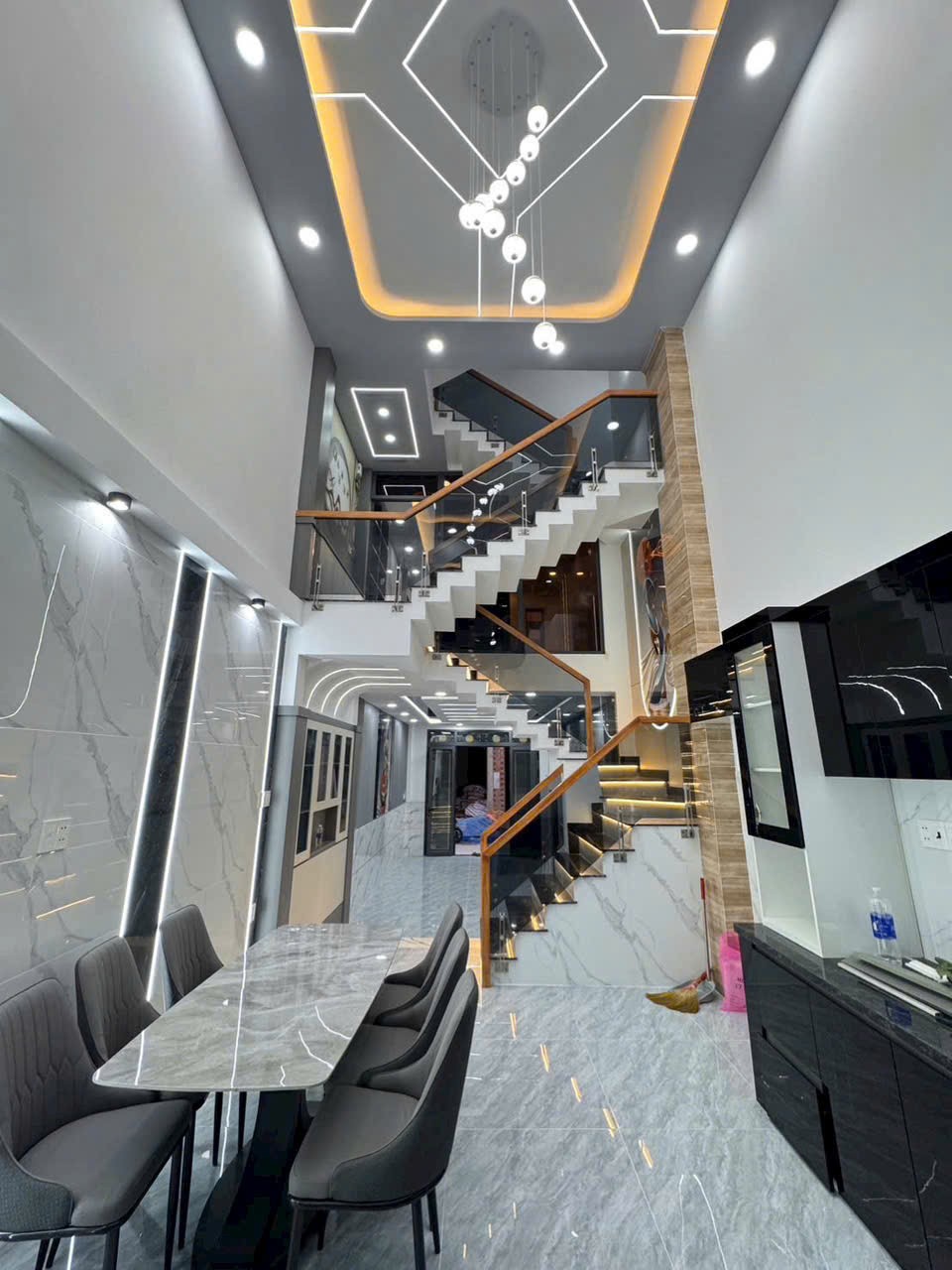 Nhà hẻm Bình Thành, Bình Hưng Hòa B dt 60m2 3 lầu 4pn 5wc giá 6,6 tỷ 6