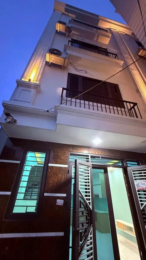 Bán nhà tổ 6 Yên Nghĩa 36 m2 x 5 Tầng Ô TÔ đỗ cửa – Nhà đẹp ở ngay – Gía 5.25 tỷ