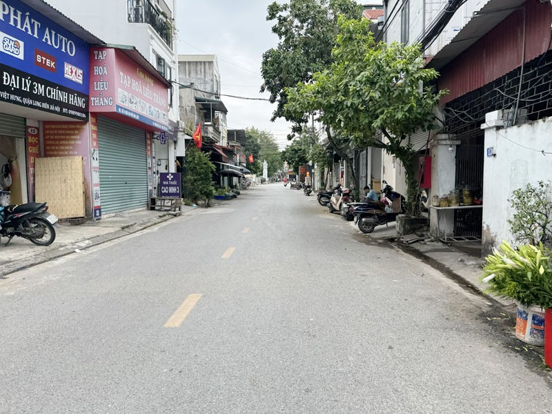 Bán 120,7m2 đất hai mặt đường tại ngõ 80 Hoa Lâm, Việt Hưng. Kinh doanh sầm uất, gần Big C 2