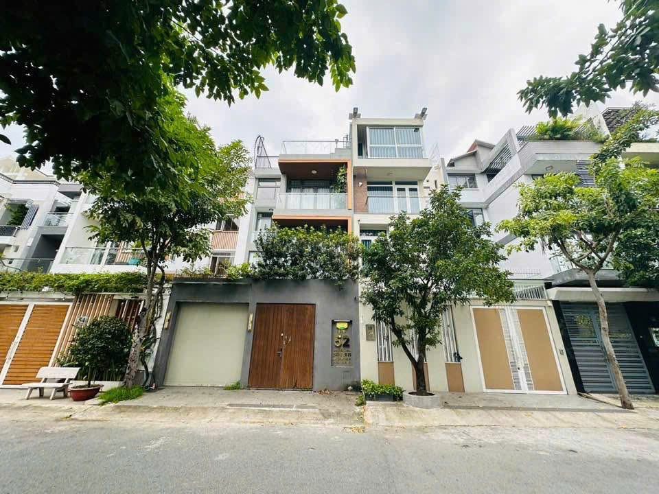 Cần bán Nhà mặt tiền Phường Tân Phong, Quận 7, Diện tích 126m², Giá 25.3 Tỷ 8