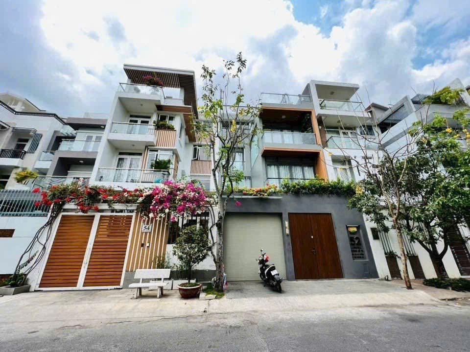 Cần bán Nhà mặt tiền Phường Tân Phong, Quận 7, Diện tích 126m², Giá 25.3 Tỷ 5
