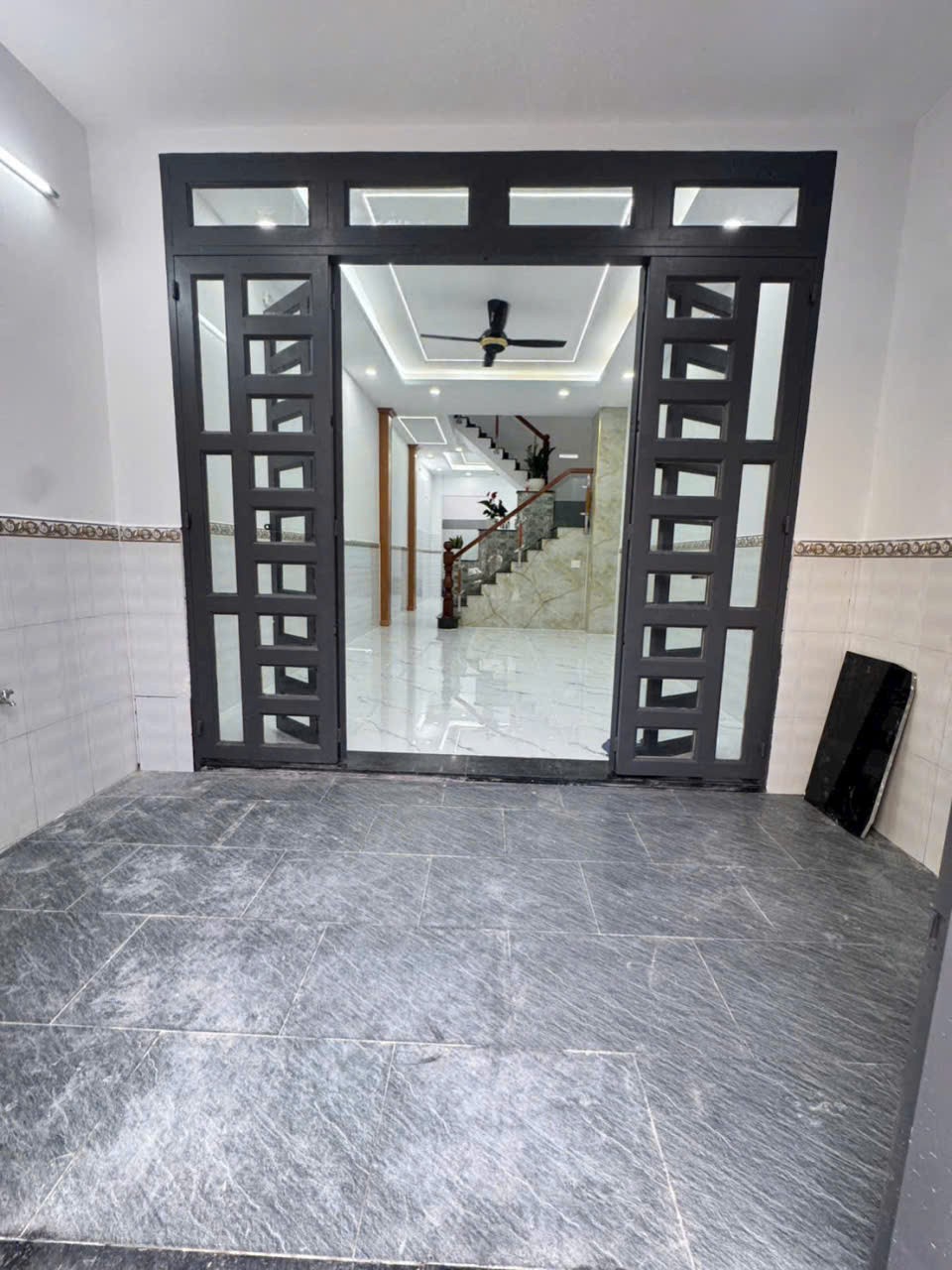 Nhà hẻm Bình Thành, Bình Hưng Hòa B dt 64m2 2 lầu 3pn 3wc giá 5,2 tỷ 2