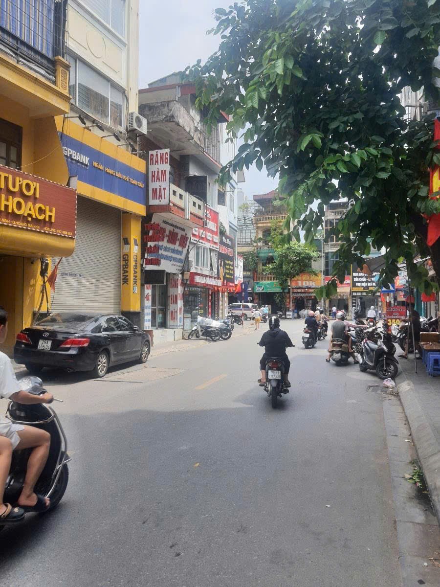 MẶT PHỐ NGUYỄN AN NINH - 81M² - 7 TẦNG THANG MÁY - GARA Ô TÔ - SỔ VUÔNG - 42 TỶ 2
