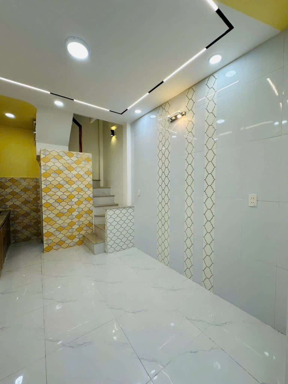 Nhà hẻm 3/2, Phú Thọ, q11 dt 15m2 1 lầu 2pn 2wc giá 2,28 tỷ 10