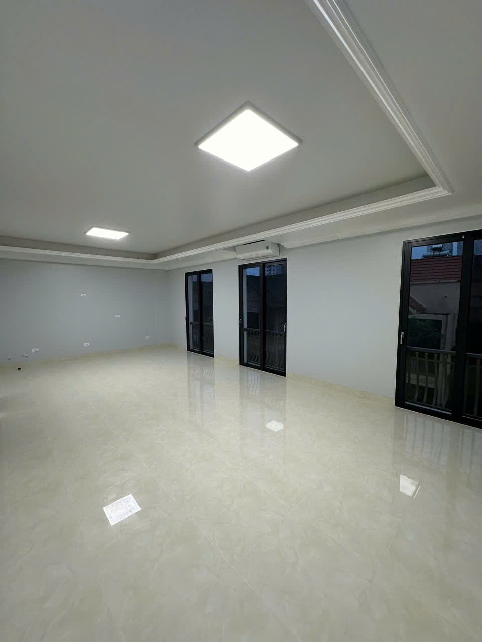 Cho thuê biệt thự liền kề KĐT Cầu Bươu dt 124m2 rộng thênh thang có thể làm văn phòng, kinh doanh, 5