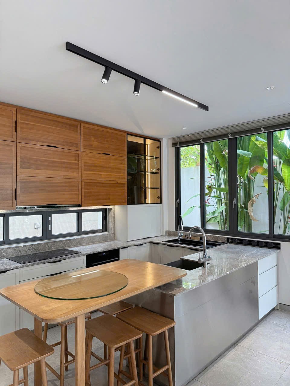 Cho thuê Nhà mặt tiền Phường An Phú, Quận 2, Diện tích 145m², Giá Thương lượng 4
