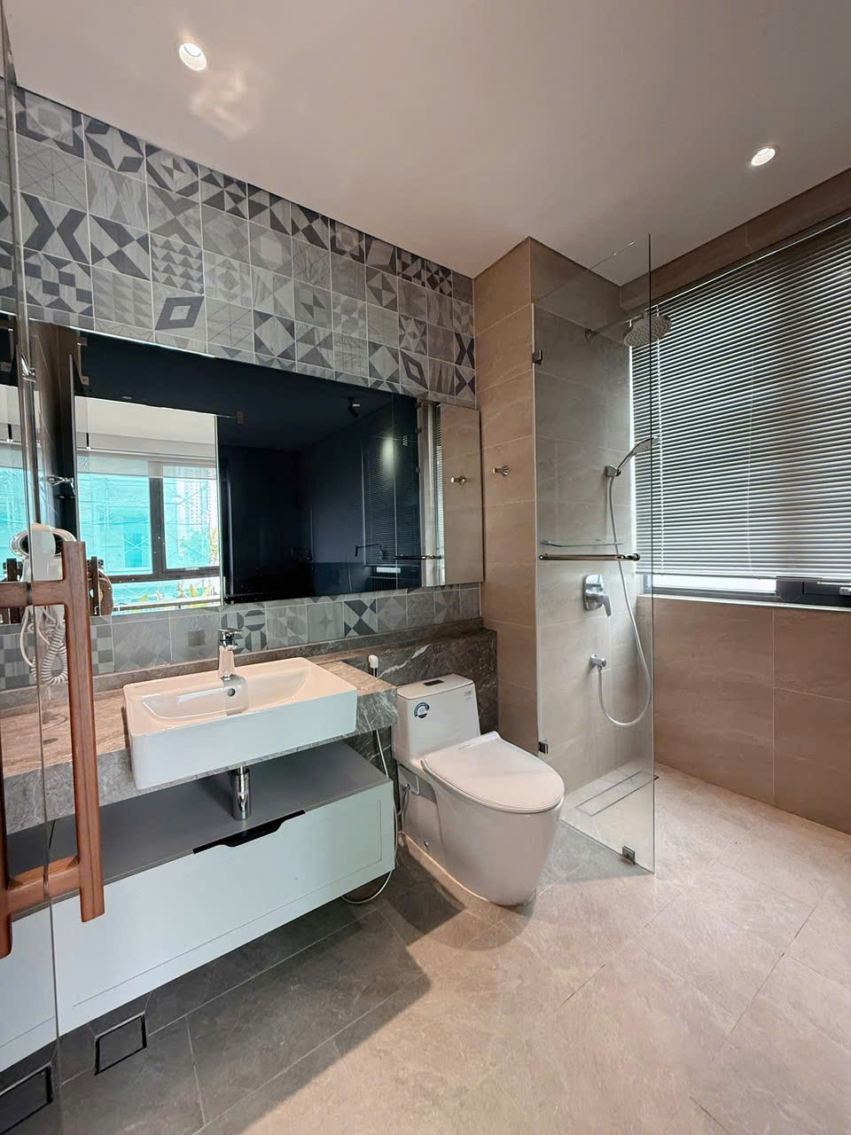Cho thuê Nhà mặt tiền Phường An Phú, Quận 2, Diện tích 145m², Giá Thương lượng 9