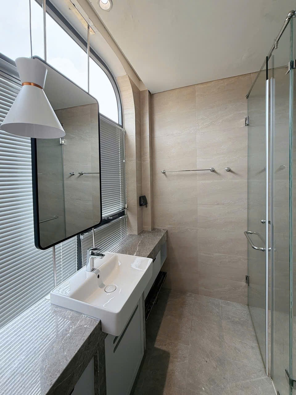 Cho thuê Nhà mặt tiền Phường An Phú, Quận 2, Diện tích 145m², Giá Thương lượng 14