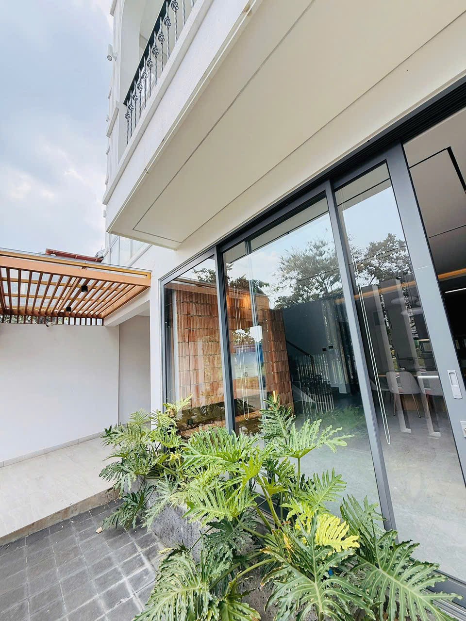 Cho thuê Nhà mặt tiền Phường An Phú, Quận 2, Diện tích 145m², Giá Thương lượng 12