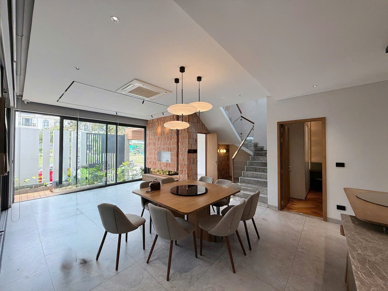 Cho thuê Nhà mặt tiền Phường An Phú, Quận 2, Diện tích 145m², Giá Thương lượng 3