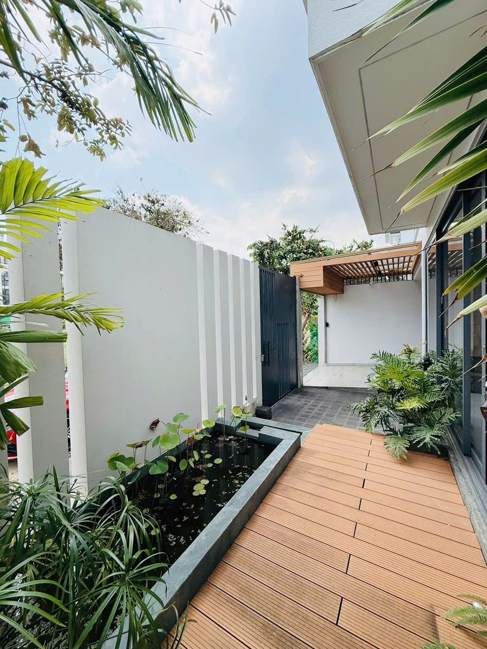 Cho thuê Nhà mặt tiền Phường An Phú, Quận 2, Diện tích 145m², Giá Thương lượng 2
