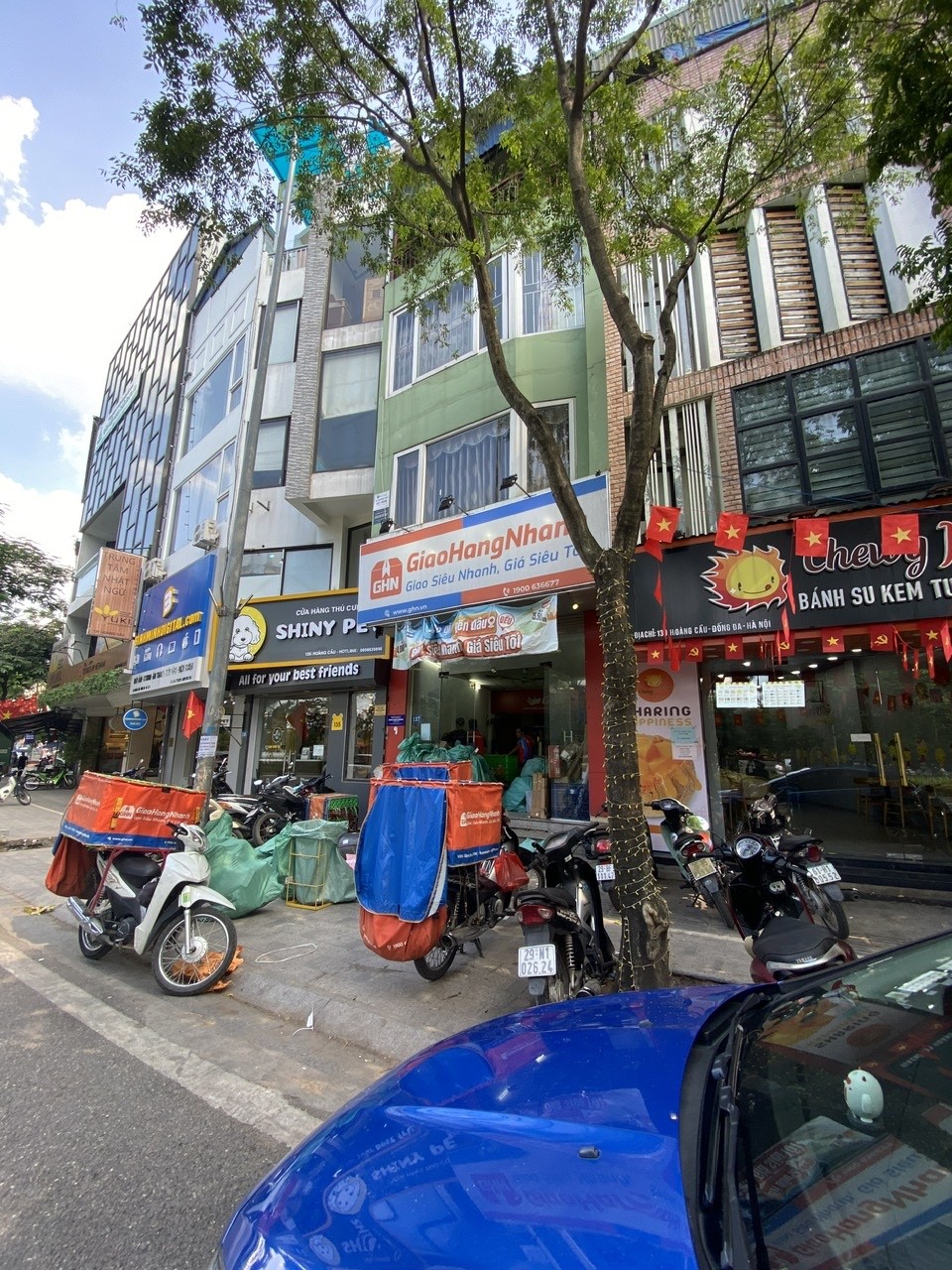 Bán nhà mặt phố Hoàng Cầu 88m² 4 tầng mặt tiền 4,2m vỉa hè rộng đang cho thuê chỉ 55 tỷ 3