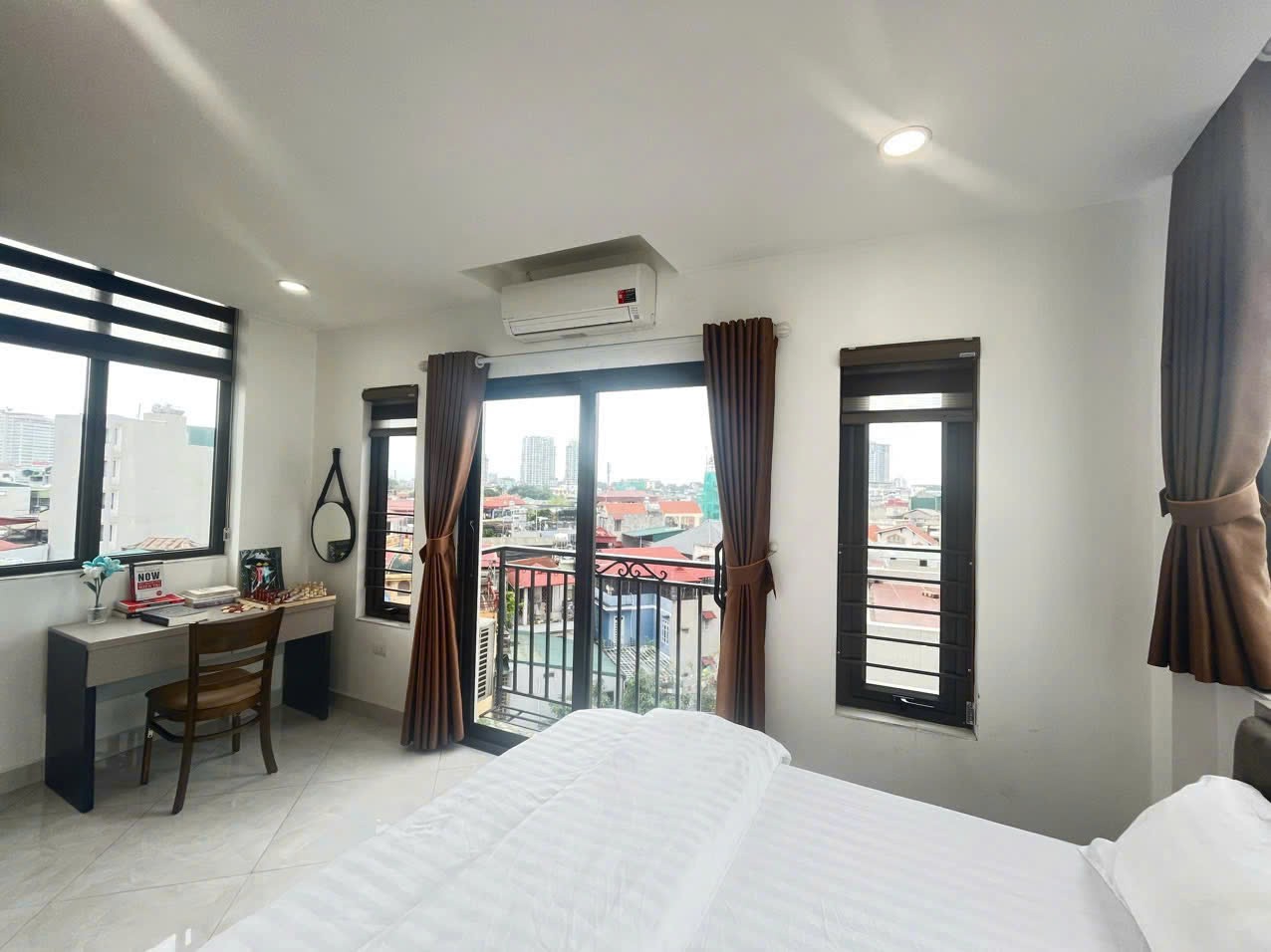 Cho thuê căn hộ 1 ngủ 1 khách full nội thất,tiện nghi tại Đội Cấn, Ba Đình vào ở ngay 5