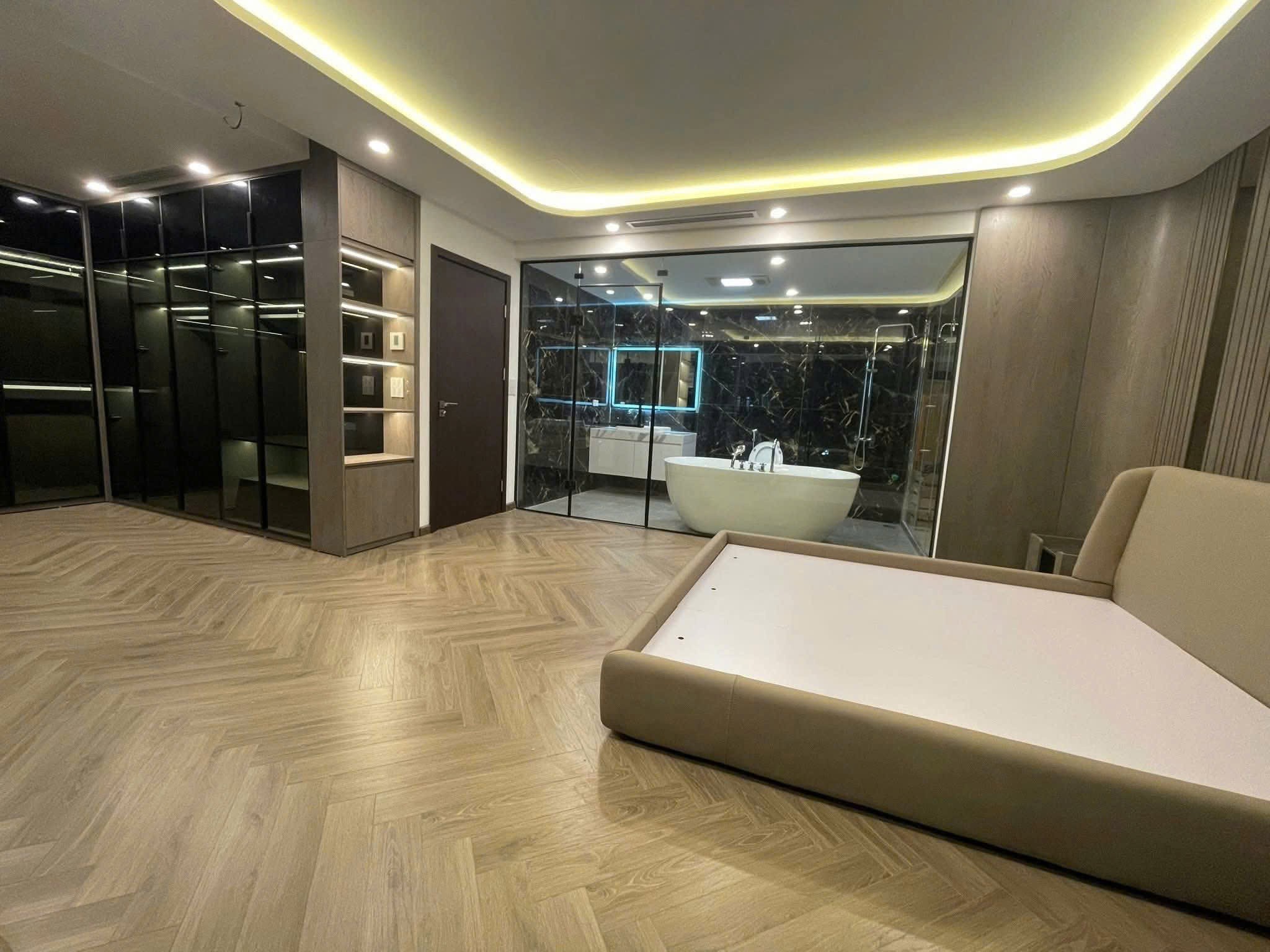 BÁN NHÀ MẶT HỒ LONG BIÊN - VIEW HỒ CỰC THOÁNG ĐẸP, GẦN CẦU LONG BIÊN 4
