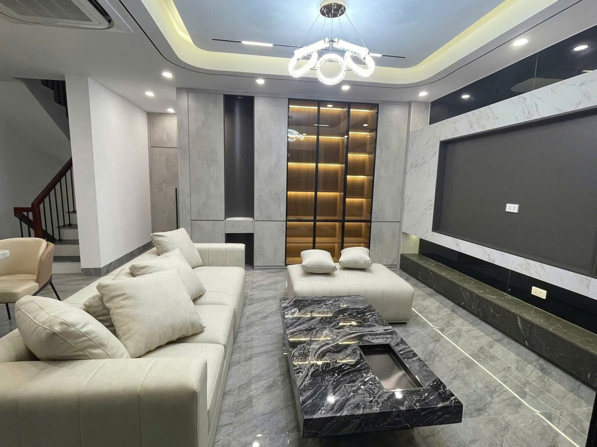 BÁN NHÀ MẶT HỒ LONG BIÊN - VIEW HỒ CỰC THOÁNG ĐẸP, GẦN CẦU LONG BIÊN 2