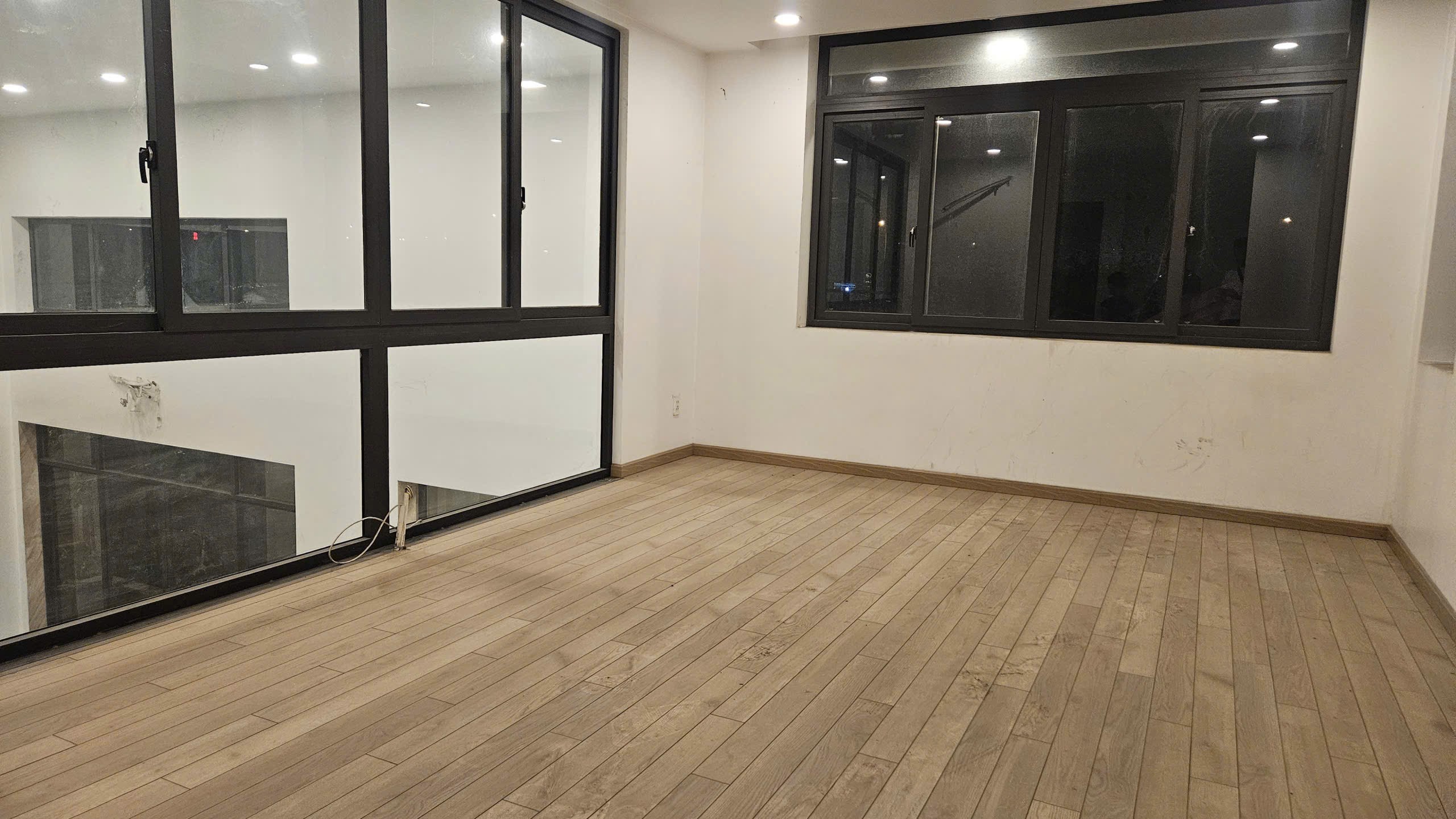 Cho thuê Nhà mặt tiền Phường Phú Hữu, Quận 9, Diện tích 300m², Giá 60 Triệu/tháng 9