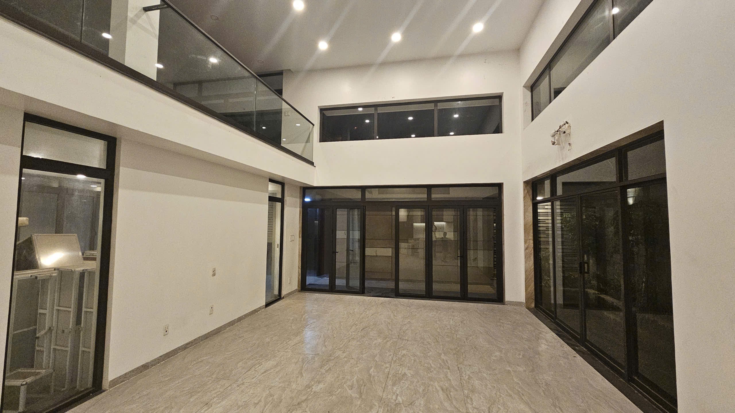 Cho thuê Nhà mặt tiền Phường Phú Hữu, Quận 9, Diện tích 300m², Giá 60 Triệu/tháng 8