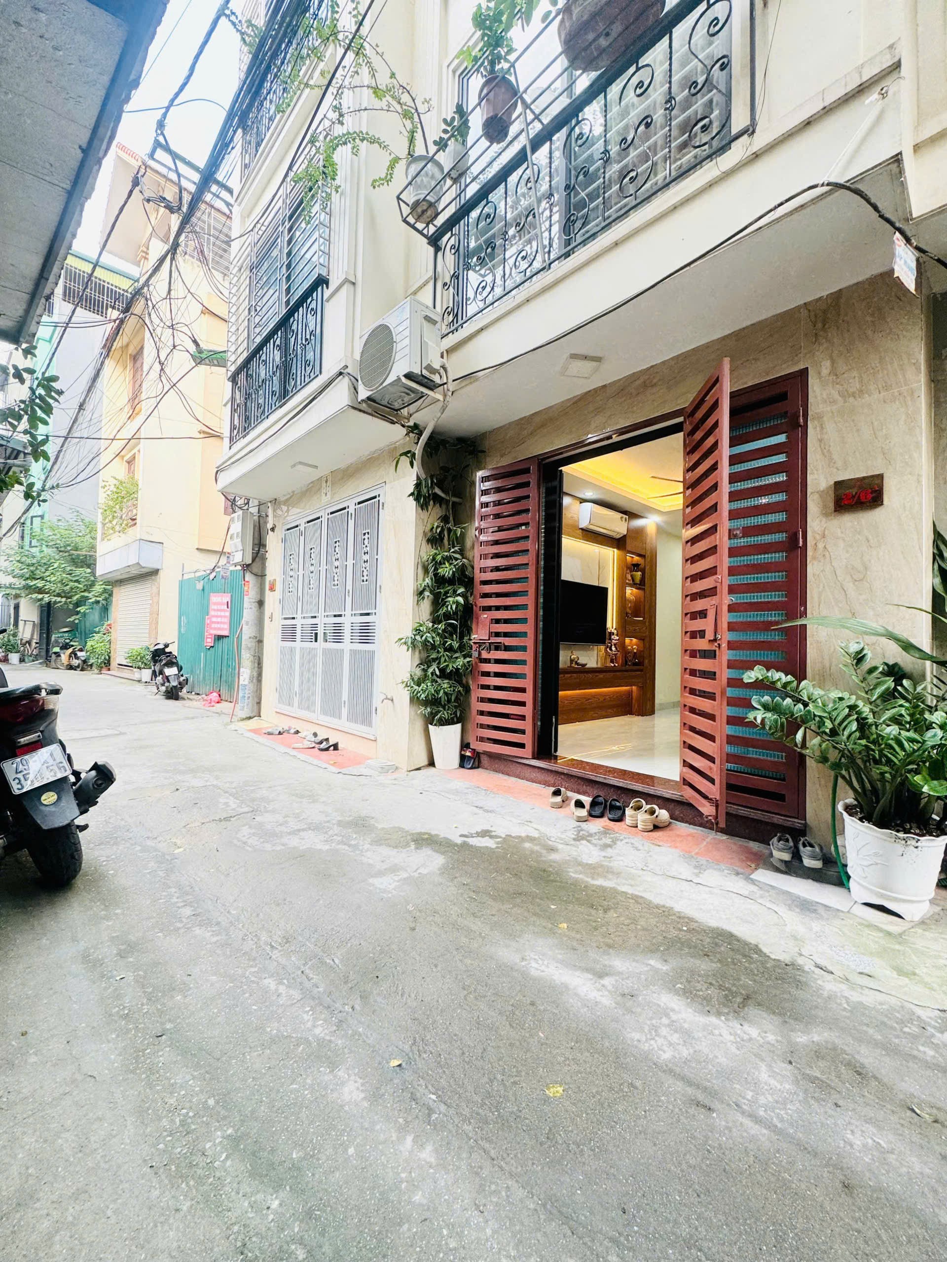 NGỌC THUỴ LONG BIÊN 40M2 , gần ô tô gần đường 40m, ở sướng