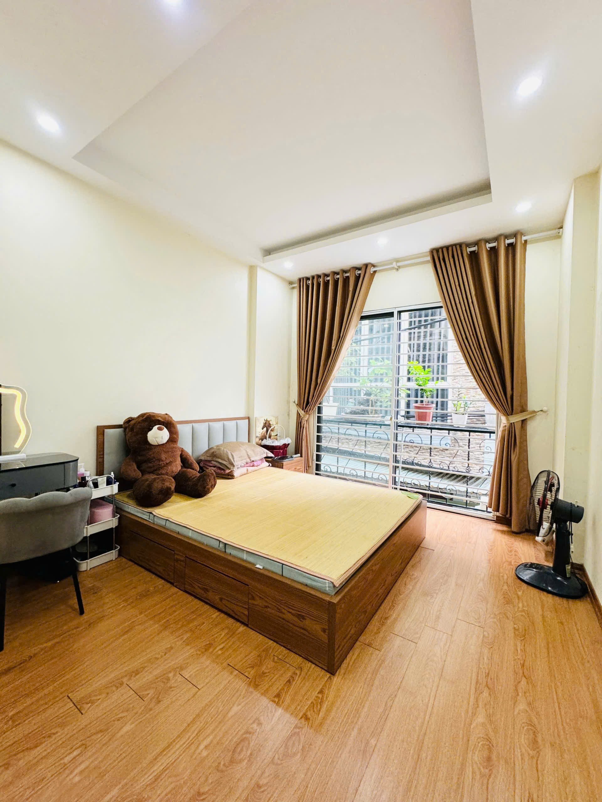 NGỌC THUỴ LONG BIÊN 40M2 , gần ô tô gần đường 40m, ở sướng 4
