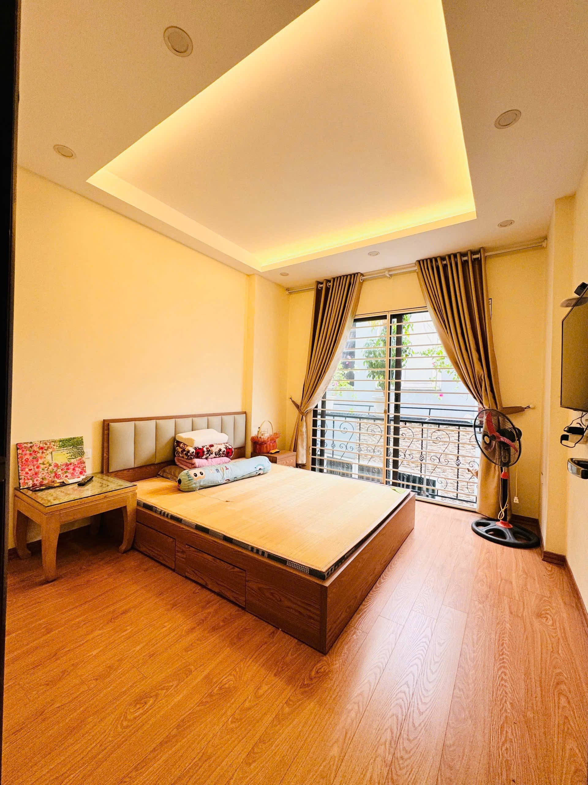 NGỌC THUỴ LONG BIÊN 40M2 , gần ô tô gần đường 40m, ở sướng 5