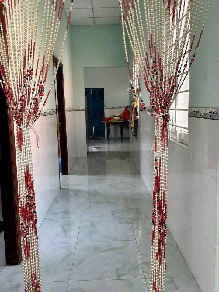 Nhà đẹp mái thái xã Bình Đức, Bến Lức, Long An tổng dt 1000m2 3pn 2wc giá 2 tỷ 3