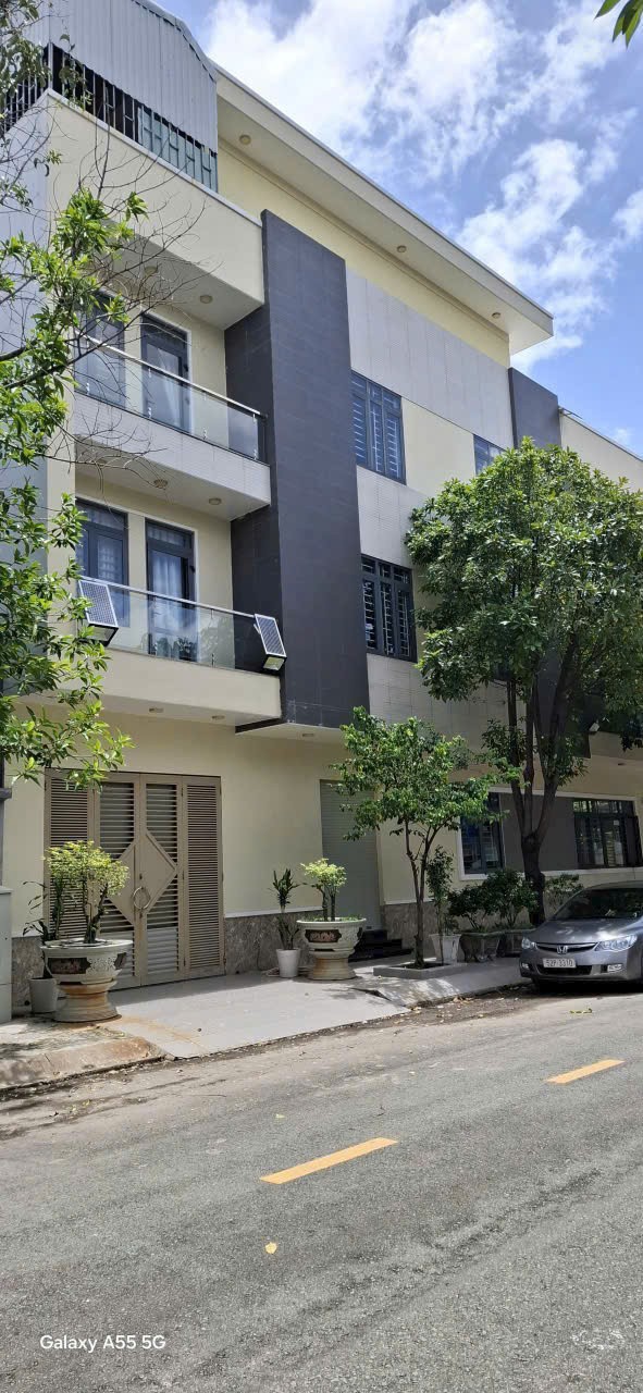 Cần bán Biệt thự Dĩ An, Bình Dương, Diện tích 120m², Giá 16.5 Tỷ