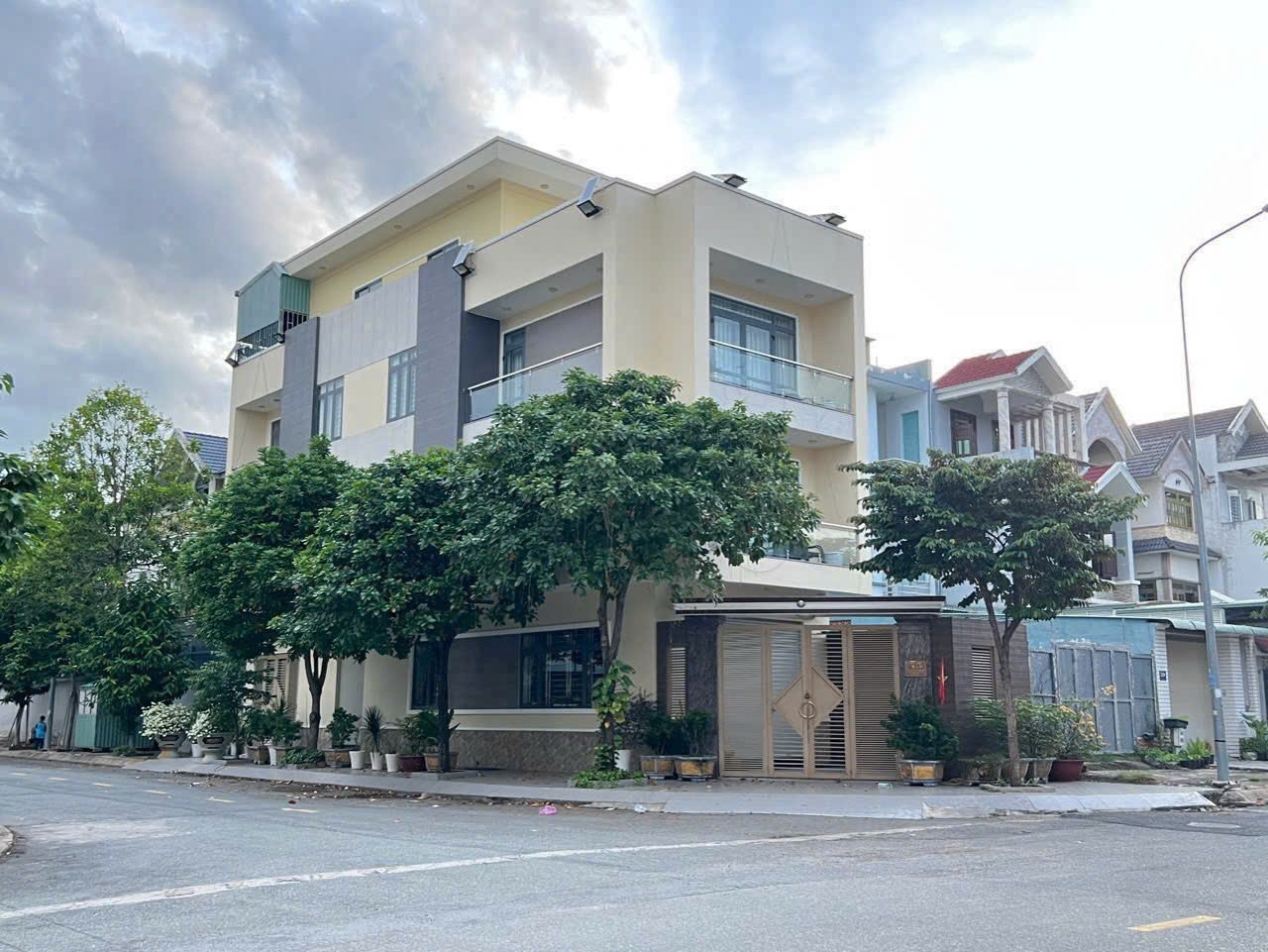 Cần bán Biệt thự Dĩ An, Bình Dương, Diện tích 120m², Giá 16.5 Tỷ 3